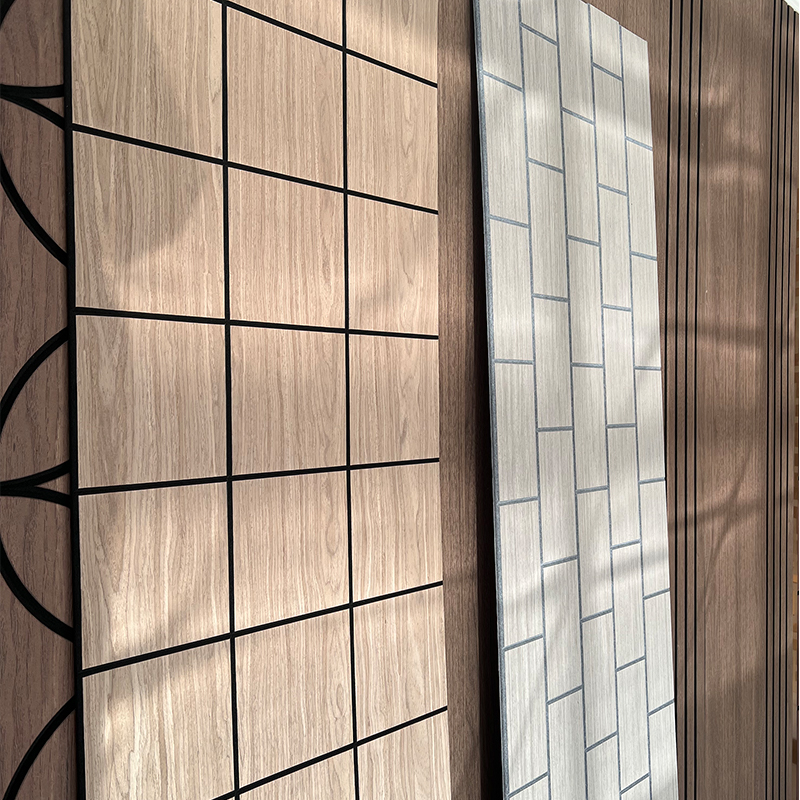 แผ่นโฟมแผงผนังอะคูสติกไม้วีเนียร์สไตล์การออกแบบอุตสาหกรรมสำหรับการใช้งานด้านเสียงในอพาร์ทเมนท์