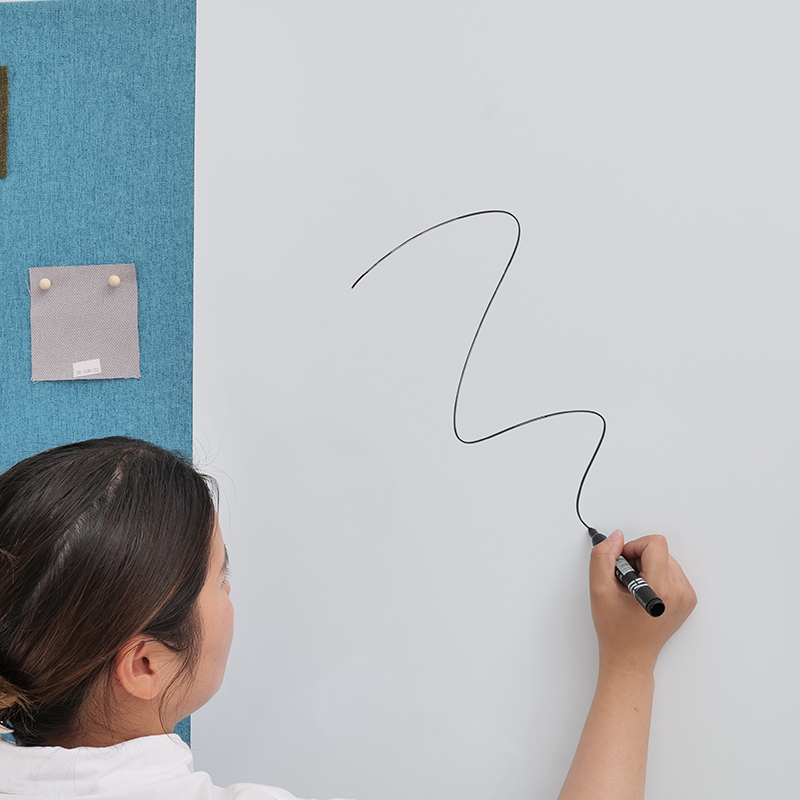 กระดานอะคูสติกเขียนสีขาวสำหรับห้องประชุมสำนักงาน ผ้าห่อด้วยกระจกนิรภัยแม่เหล็กดูดซับเสียงรบกวนพร้อมการเขียน